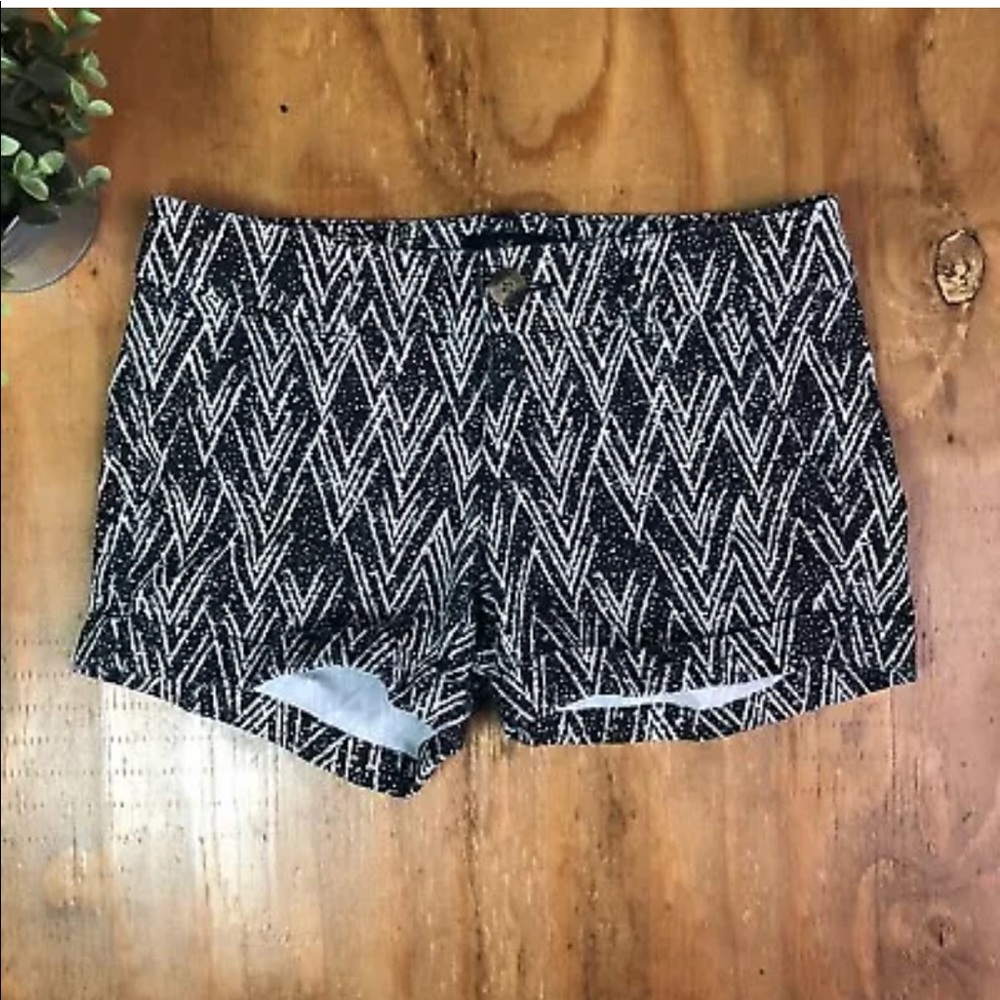 American Eagle Boho Black White Aztec Midi Shorts